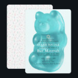 Invitación Bat Mitzvah Chica del oso azul<br><div class="desc">Esta encantadora invitación a Bat Mitzvah presenta un fondo azul turquesa claro con un oso gomoso azul turquesa. El reverso presenta un fondo blanco con rociadores. Personalízalo para tus necesidades. Puedes encontrar productos coincidentes en mi tienda.</div>