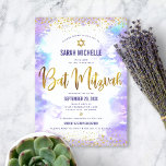 Invitación Bat Mitzvah Relieve metalizado oro moderno color d<br><div class="desc">¡Estén orgullosos, regocijaos y exhiban este hito de su Bat Mitzvah favorito! Envíe este impresionante, moderno, brillante Relieve metalizado de imitación dorado y puntos purpurinas y escritura tipográfica contra un suave fondo de color morado, invitación personalizada para un evento que recordar. Personalice el texto del personalizado con el nombre, fecha...</div>