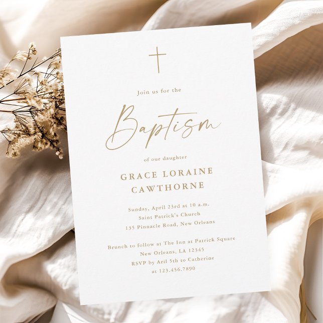 Invitación Bautismo de Cruz de Oro con Letra Moderna y Elegan (Modern elegant script gold cross baptism invitation.)