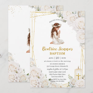 Invitación Bautismo floral blanco bautizando a Chica rezando