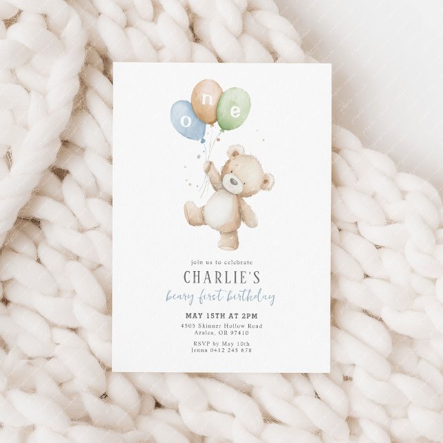Invitación Beary First Balloon Boy 1er cumpleaños Teddy Bear (Beary first birthday! Blue, orange and green balloon and teddy bear 1st birthday party invitation.)