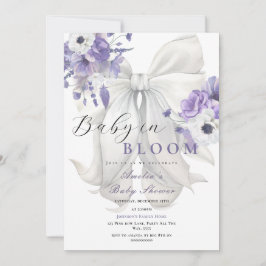 Invitación Bebé blanco en flor Baby Shower morada floral