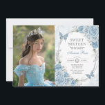 Invitación Bebé Blue Silver Mariposa Sweet 16 Fotos de cumple<br><div class="desc">¡La invitación perfecta para el dulce 16 de tu hija está por fin aquí! El diseño de la moda incluye elegantes acuarelas de rosas de color azul, mariposas dulces y un moderno marco de plata oval. Haga clic en el botón "personalizar adicional" si desea reorganizar y formatear el estilo y...</div>