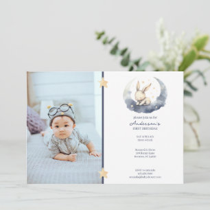 Invitación Bebé conejo lindo en el cumpleaños de un niño de l