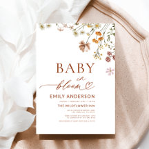 Bebé de flores silvestres en el floreciente Baby S