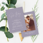 Invitación Bebé ducha moderna elegante lila foto púrpura<br><div class="desc">Guión para la ducha de bebé diseño moderno lilac morado elegante de la invitación a la fiesta de fotos. Diseño perfecto y neutral en cuanto a género.</div>