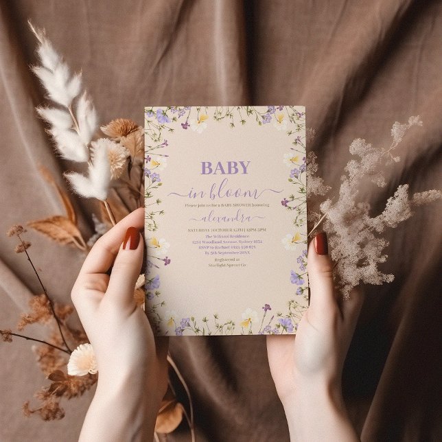 Invitación Bebé en el Baby Shower de flores violetas púrpuras (Subido por el creador)
