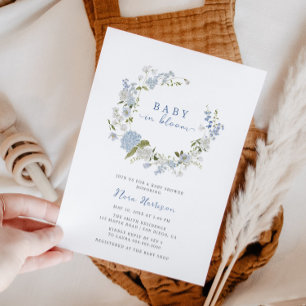 Invitación Bebé en el Baby Shower de la flor azul en flor