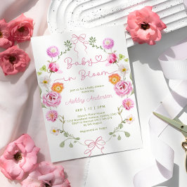 Invitación Bebé en el Baby Shower de la flor rosa en la flor