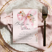 Bebé en el Baby Shower floral de color rosa