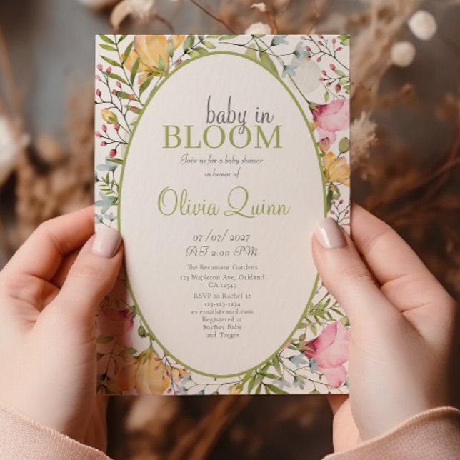 Invitación Bebé en el florecimiento de flores silvestres en e (Subido por el creador)