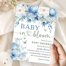 Bebé en un niño de Baby Shower con una floral azul