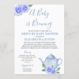 Invitación Bebé está preparando una tetera azul conducida por