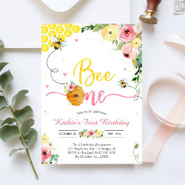 Invitación Bee One Honey Bee Girl 1st Birthday Invitation