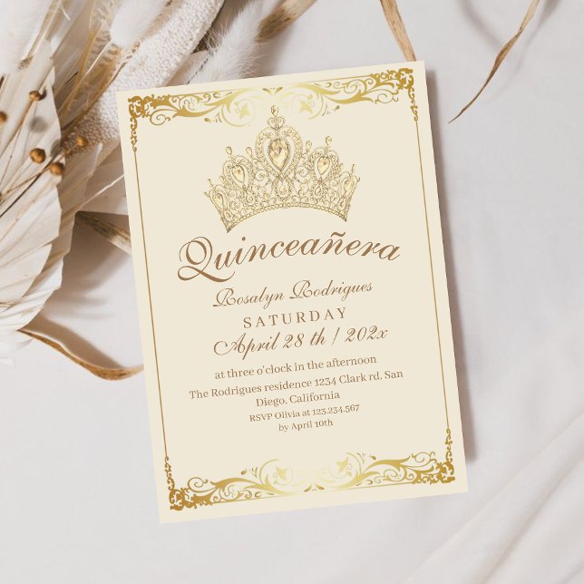 Invitación beige de la corona de oro de Quinceañer (Subido por el creador)