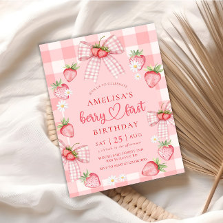 Invitación Berry First Cute 1st Birthday Strawberry