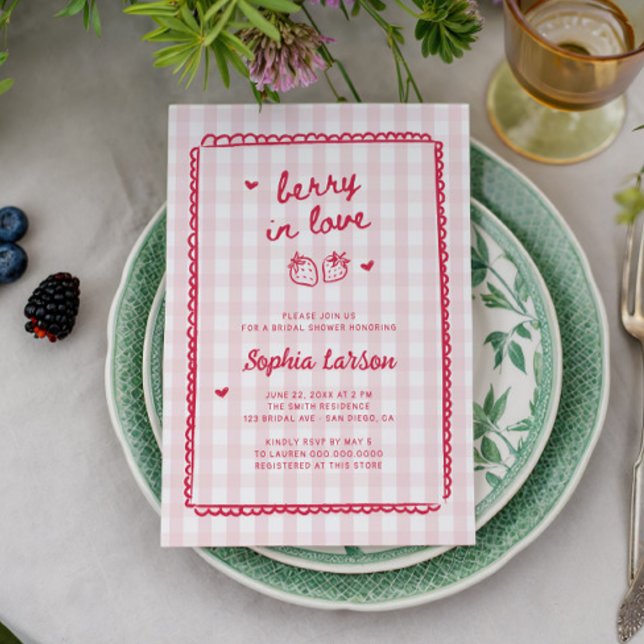 Invitación Berry in Love Strawberry Bridal Shower (Subido por el creador)