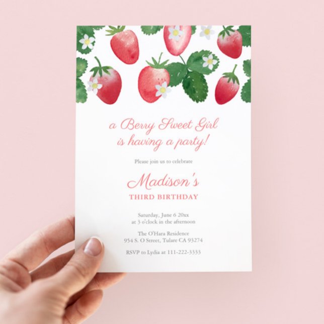 Invitación Berry Sweet Little Girl Strawberry Birthday Party (A Berry Sweet Girl Is Having A Party Watercolor Strawberries birthday invitation with buffalo check )