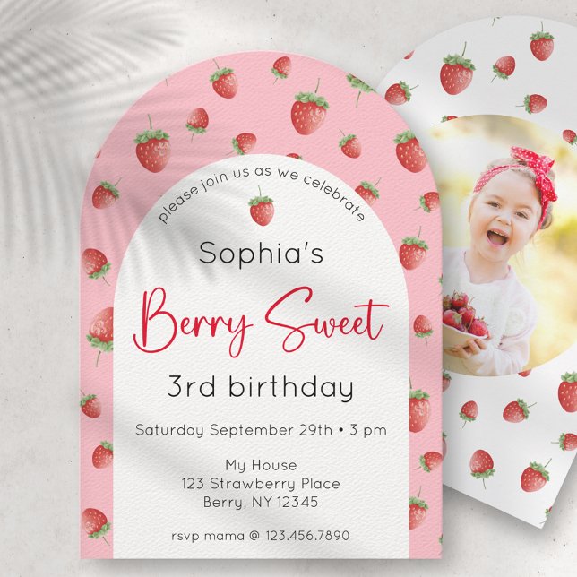 Invitación Berry Sweet Strawberry Birthday Photo (Subido por el creador)