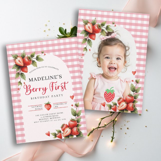 Invitación Berry Sweet Strawberry Gingham Photo 1st Birthday (berry first birthday party photo invitation girls strawberry 1st watercolor summer farmhouse cottage)