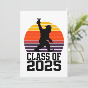 Invitación Bigfoot Divertido Clase de 2025 - Graduación 2025
