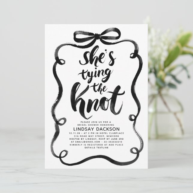 Invitación Black Bow She's Tying The Knot Bridal Shower (Anverso de pie)
