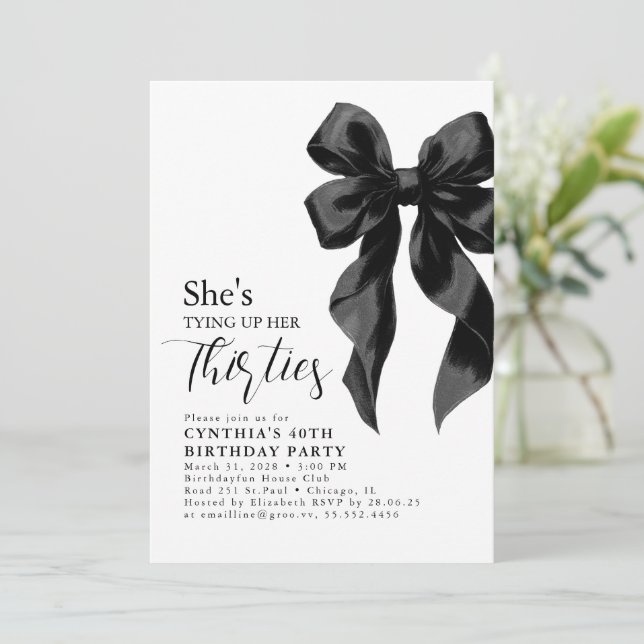 Invitación Black Bow Tying Up Her Thirties 40Th Birthday (Anverso de pie)
