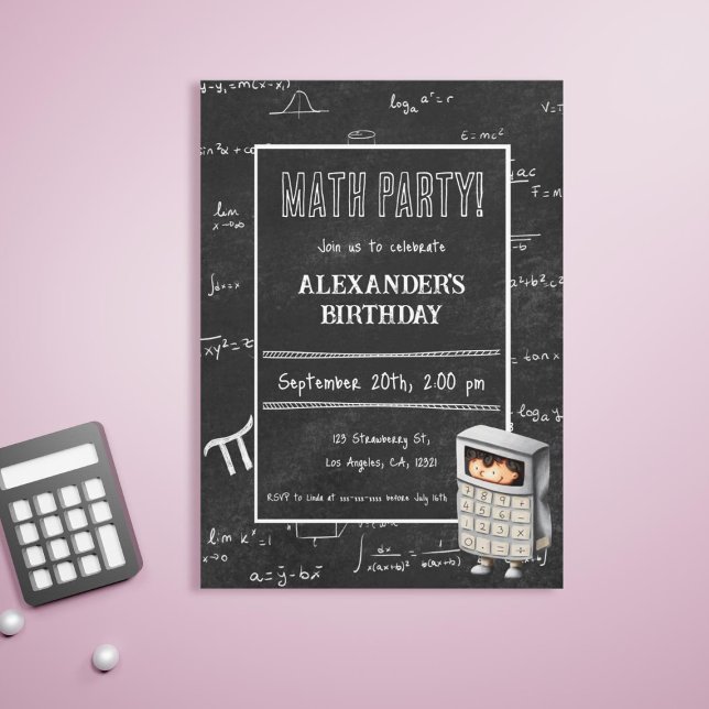 Invitación Black Chalkboard Mathemfolas Kid Cumpleaños (Black Chalkboard Mathematic Formulas Kid Birthday Invitation by Kinda Cute by Patricia Alvarez)