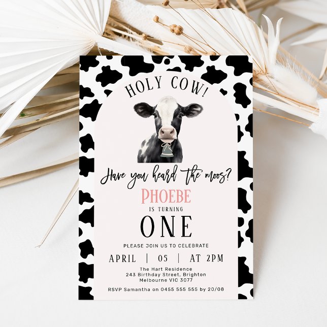 Invitación Black Cow Print Pink Arch Holy Cow Primer cumpleañ (Sweet holy cow themed 1st birthday invitation featuring a black and white cow, cow print and cowbell)