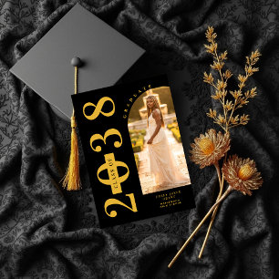 Invitación Black Delicate Arch MInimalist Grad Golden