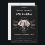 Invitación Black Gold 90th Birthday Vintage Elegant Whiskey<br><div class="desc">Oro Negro 90 cumpleaños Vintage Elegante Invitación Whiskey. Celebre un cumpleaños histórico con estilo con nuestro diseño de invitaciones inspirado en la Etiqueta de Whiskey Vintage. Inspirado por la elegancia del whisky envejecido, este diseño aporta un toque de sofisticación a su ocasión especial. El diseño vintage de la etiqueta de...</div>