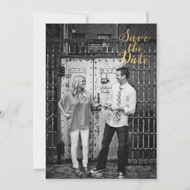 Invitación Black & Gold Save the Date Typography (Anverso)