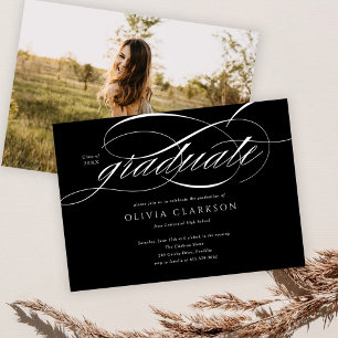 Invitación Black Modern Elegant Script Photo Graduation Party