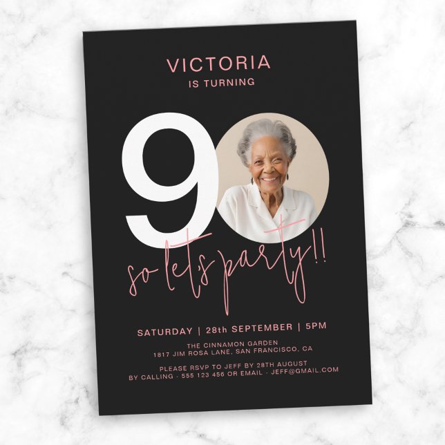 Invitación Black Pink 90 cumpleaños (Modern Black Pink Photo 90th Birthday Invitation)