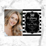 Invitación Black White Stripes Silver Foto 50 cumpleaños<br><div class="desc">Elegante invitación de cumpleaños número 50 con tu foto. Diseño blanco y negro de cristal con plata falsa purpurina. Presenta rayas en blanco y negro, fuente de guión y confeti. Perfecto para un elegante fiesta de celebración de cumpleaños. Personaliza con tus propios detalles. ¡Se puede personalizar para cualquier edad! Invitaciones...</div>