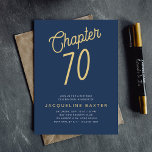 Invitación Blue 70th Birthday Gold Script 70<br><div class="desc">Celebra un hito trascendental en estilo con esta moda Blue 70th Birthday Gold Script 70 Invitation. Con una hermosa sombra de azul con un elegante guión dorado, esta invitación de 70 años captura perfectamente la elegancia de su día especial. Este elegante fiesta invita a mostrar un diseño único y ayuda...</div>