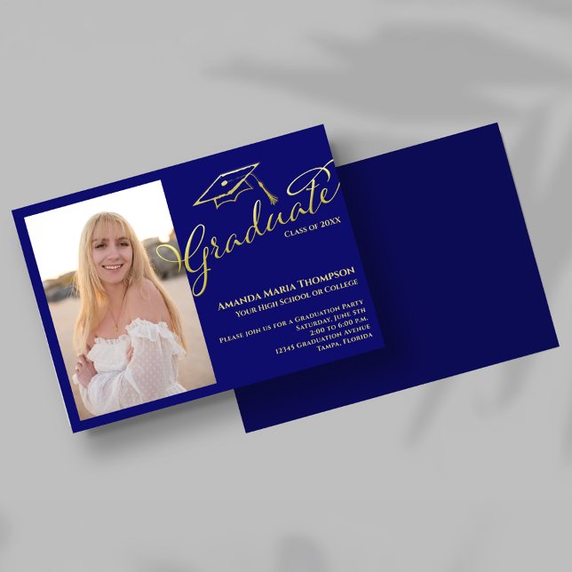 Invitación Blue Gold Script Photo Graduation Party Invite (Navy blue and gold script graduation photo invitation with cap illustration and elegant typography.)