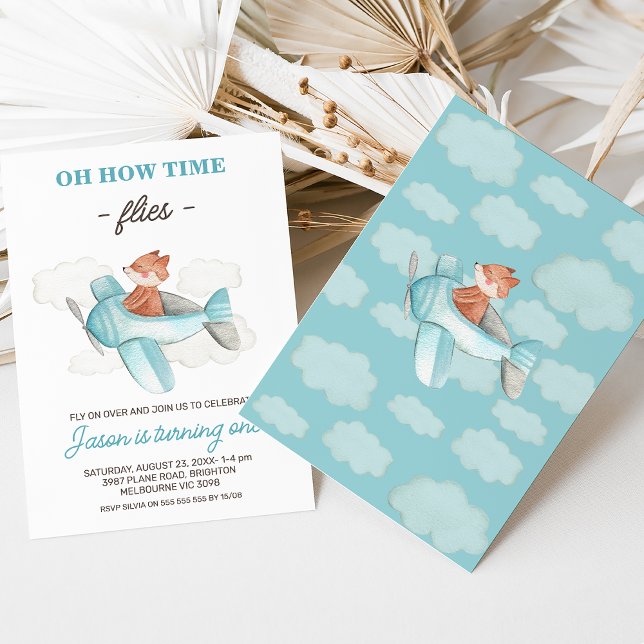Invitación Blue Gray Plane How Time Flies 1º cumpleaños (Plane themed boy's first birthday invitation for a baby boy featuring an airplane, fox and clouds.)