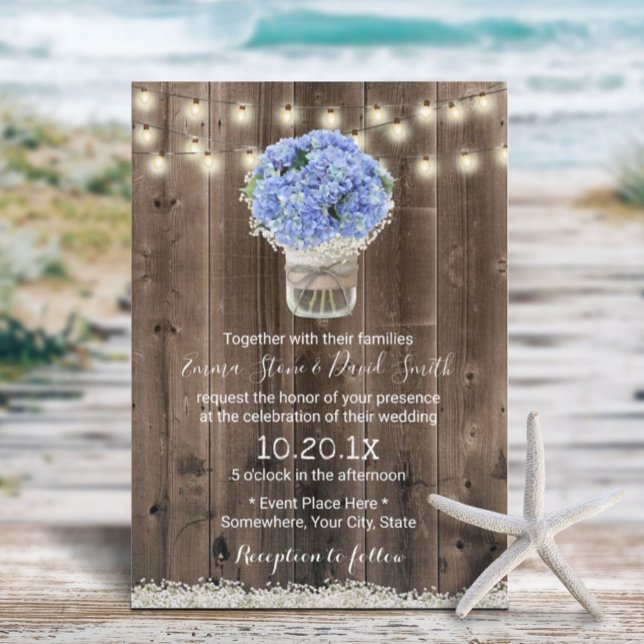 Invitación Blue Hydrangea Floral Jar Rustic Barn Wood Boda (Subido por el creador)