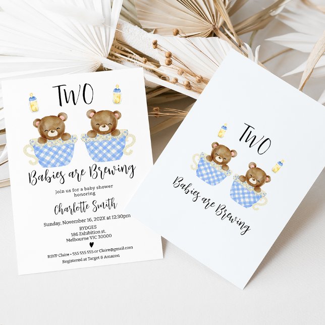 Invitación Blue Teacups Twins Dos Bebés Preparando Baby Showe (Cute two babies are brewing baby boy twins baby shower invitation featuring two bears in teacups.)