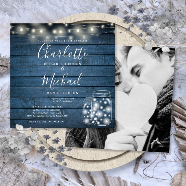 Invitación Blue Wood String Lights Mason Jar Boda Photo (Blue Wood String Lights Mason Jar Wedding Photo Invitation)