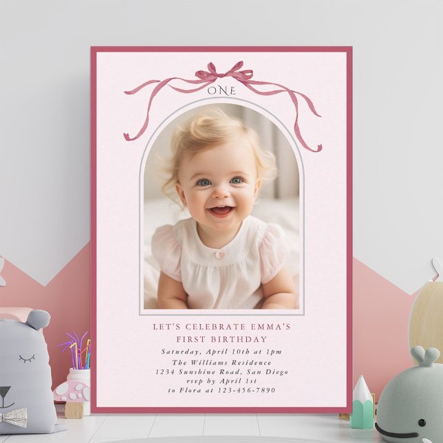 Invitación Blush Pink Red Bow Girl 1st Birthday Arch Photo (Subido por el creador)