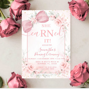 Invitación Blush Rosa Suave Floral Ceremonia de Graduación de