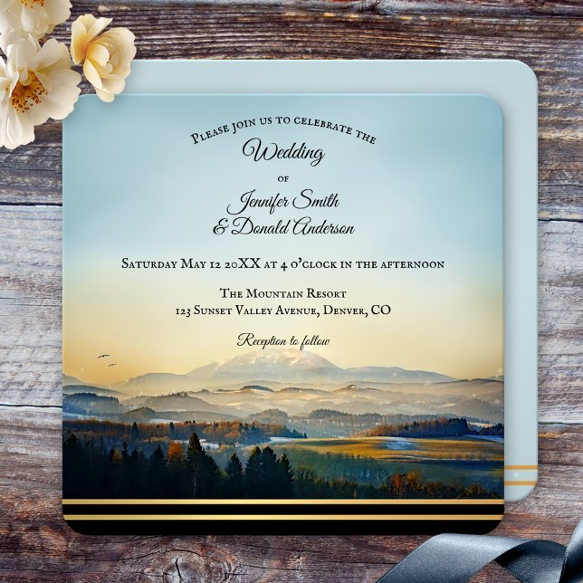 Invitación Boda artístico de pintura de paisajes montañosos (Wedding invitation featuring a colorful landscape scene with mountains and a golden lining)