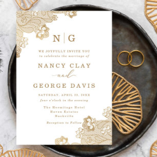 Invitación Boda blanco con ornamento dorado monograma clásico