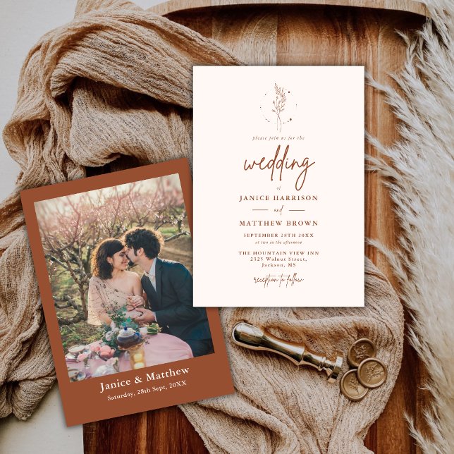 Invitación Boda Boho de Terracota Mínima Naranja Quemada (Minimalist terracotta boho wedding invitation sets a warm tone and reflects your personal style)