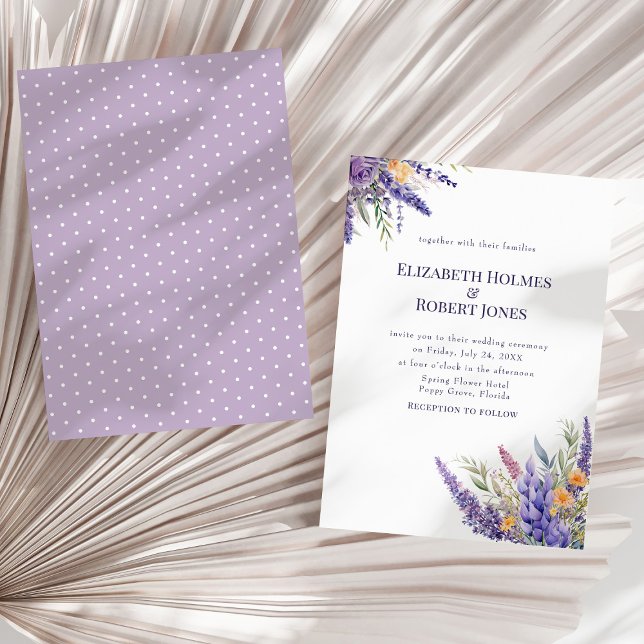 Invitación Boda Boho Flores Silvestres Acuarela Lila Lavanda (Boho Lavender Lilac Watercolor Wildflowers Wedding Invitation on a sunny neutral dry palm leaf.)