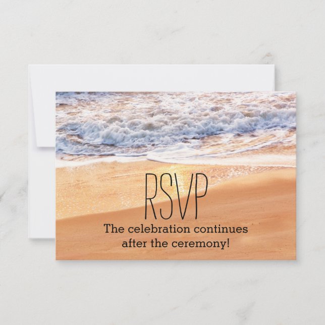 Invitación Boda Casual en la Playa con Olas Doradas RSVP (Anverso)