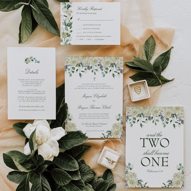 Invitación Boda Católica Megan White Roses & Greenery (Megan white floral Catholic wedding invitation with elegant greenery.)
