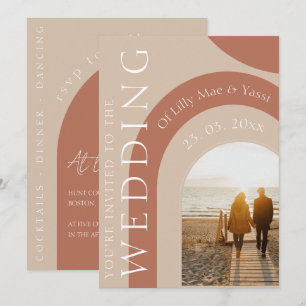 Invitación Boda con Foto de Arco de Terracota Moderna